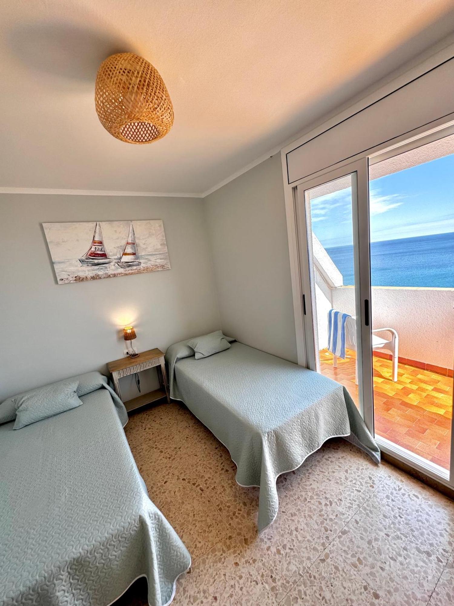 Charming Sea Front 3 Bedroom Apartment - Incredible Views! L'Ametlla de Mar Eksteriør bilde
